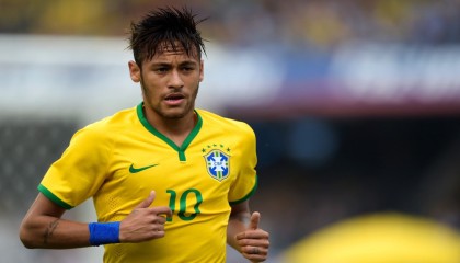 开云APP-名人车手专访：他们的冠军秘籍，车 名人