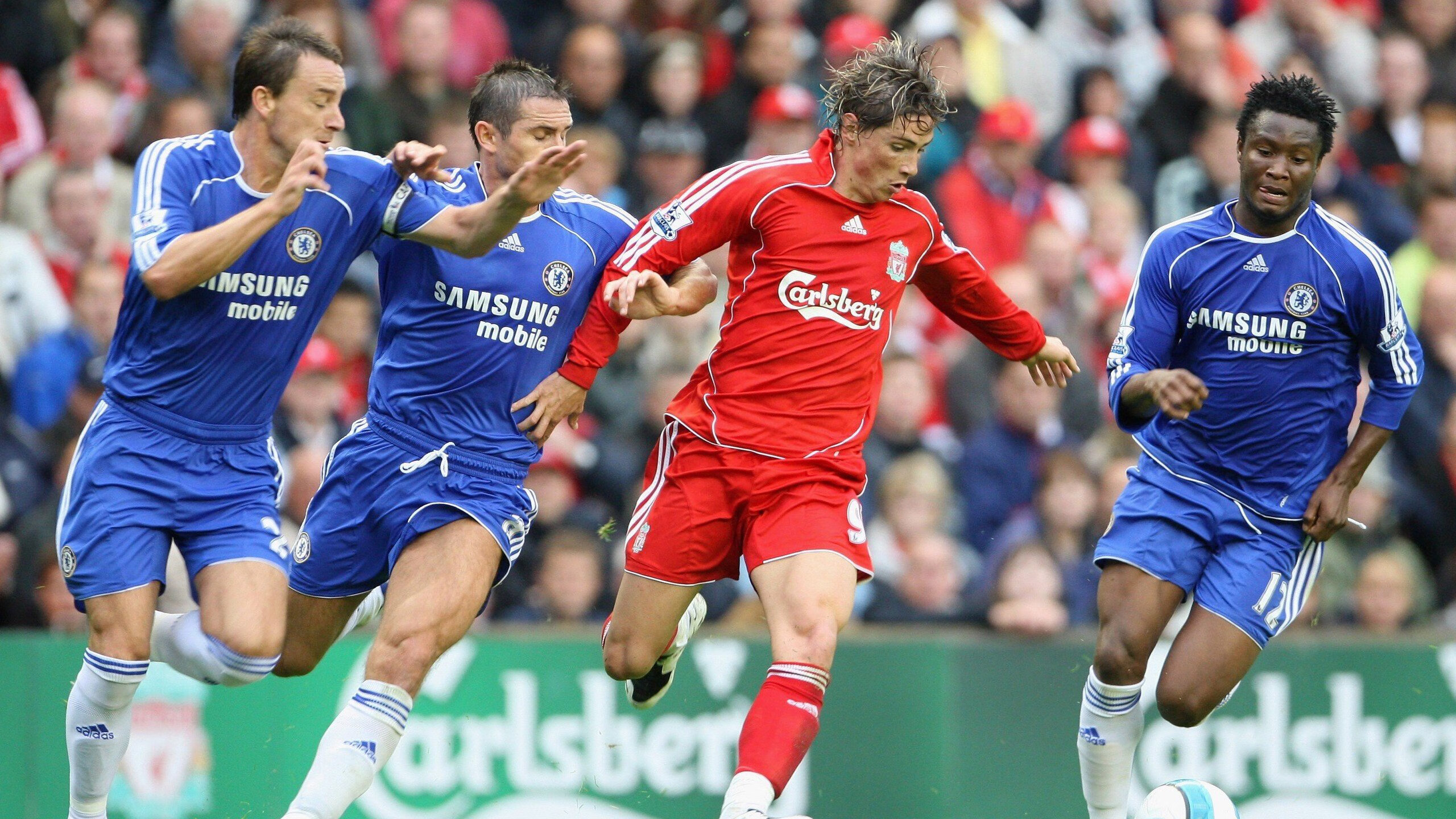 《直播热潮：百万观众在线观看电竞决赛》，电竞现场直播